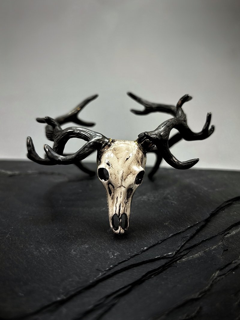 Stag Skull bangle in brass Realistic hand painting with oxidized antique gold colorRocker jewelry ,Skull jewelry,Biker jewelry - Bracelets - Other Metals 