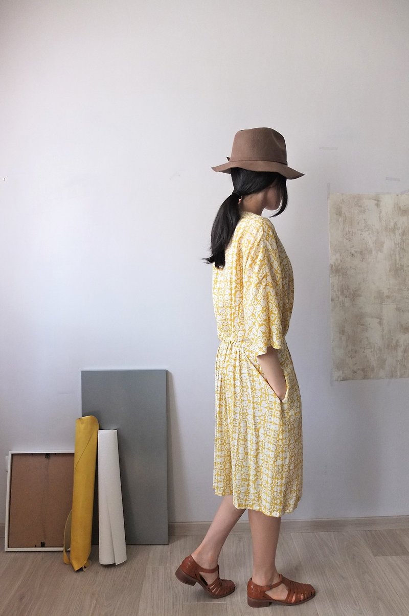黄色の綿着物風ドレスに単語を印刷リミテッド - ワンピース - その他の素材 