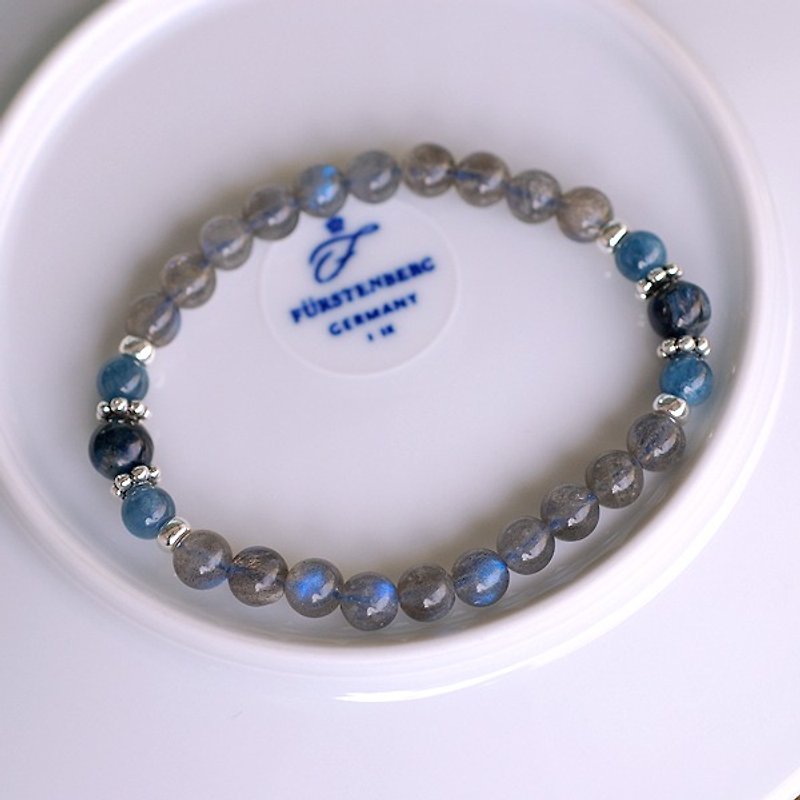Kyanite*deep sea blue treasure*pull long stone silver bracelet - สร้อยข้อมือ - เครื่องเพชรพลอย สีเทา