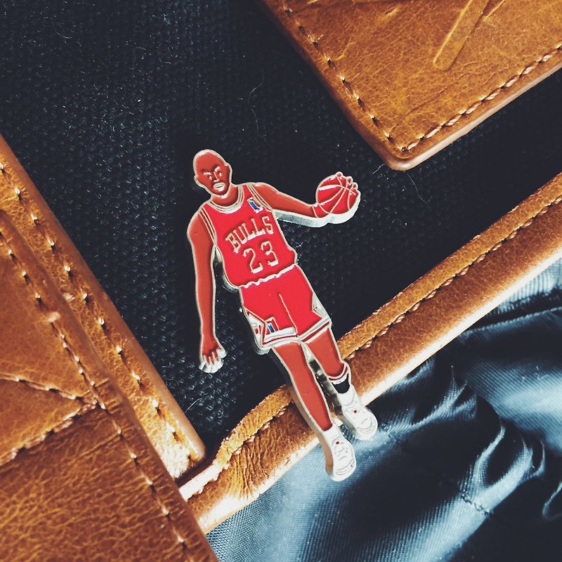 #01 The Basketball Player In Red Pin/Brooch - Brooches - Other Metals Red
