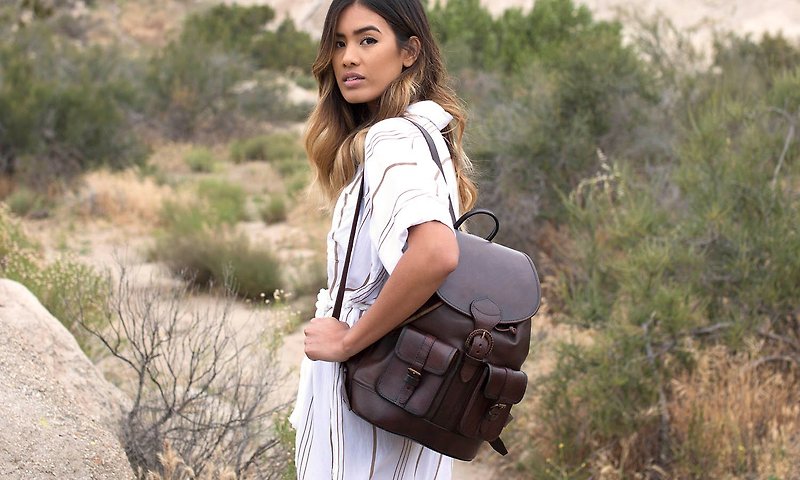 Santa Cruz Buckle leather shoulder bag brown - กระเป๋าเป้สะพายหลัง - หนังแท้ สีนำ้ตาล