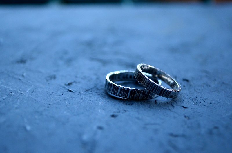 HAMMERED | 999 silver couple ring - แหวนคู่ - โลหะ สีน้ำเงิน