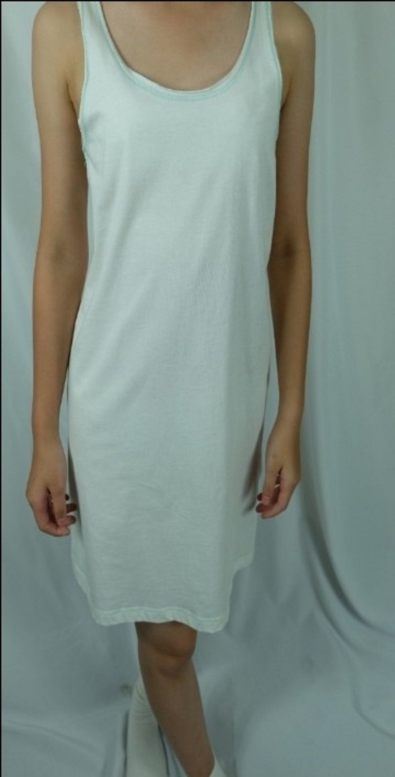Simple power Gain Giogio classic home vest long version T (100% organic cotton) - เสื้อกั๊กผู้หญิง - ผ้าฝ้าย/ผ้าลินิน ขาว