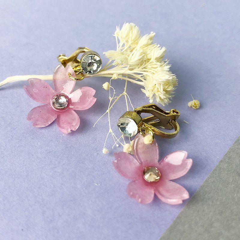 【櫻花系列】粉櫻耳環 - 耳環/耳夾 - 塑膠 