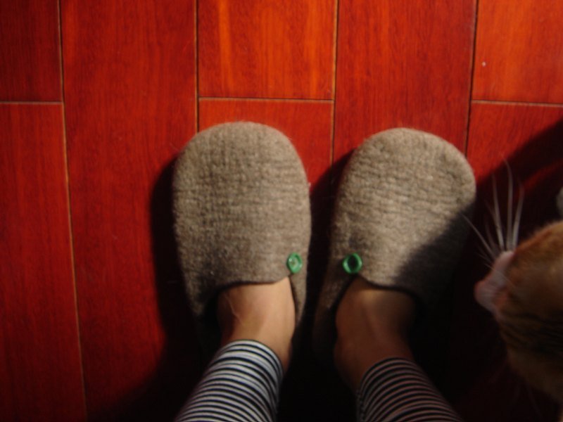 羊毛 室內拖鞋 咖啡色 - 羊毛氈暖暖室內女鞋