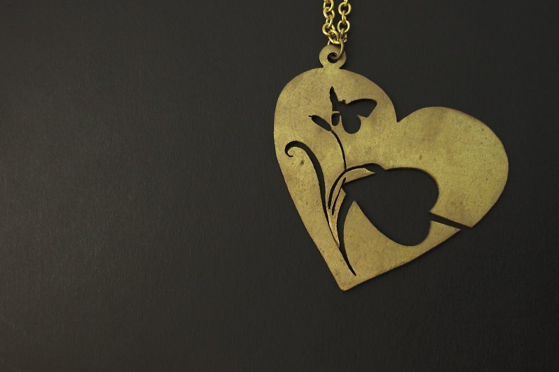 Heart Diewu manual butterfly pattern Bronze necklace -ART64 - สร้อยคอ - โลหะ สีทอง