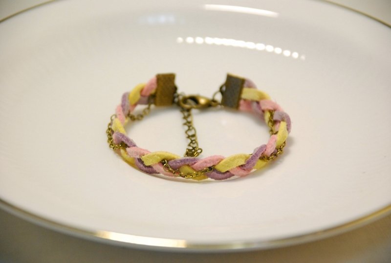 :: Cat Princess:: Leather and Metal Chain ~ Romantic Macaron // Bracelet - Bracelets - Other Metals Multicolor
