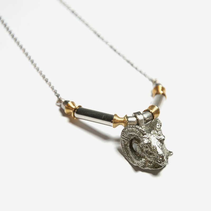 [Indigo] Wilderness Antelope Necklace - Necklaces - Other Metals Gray
