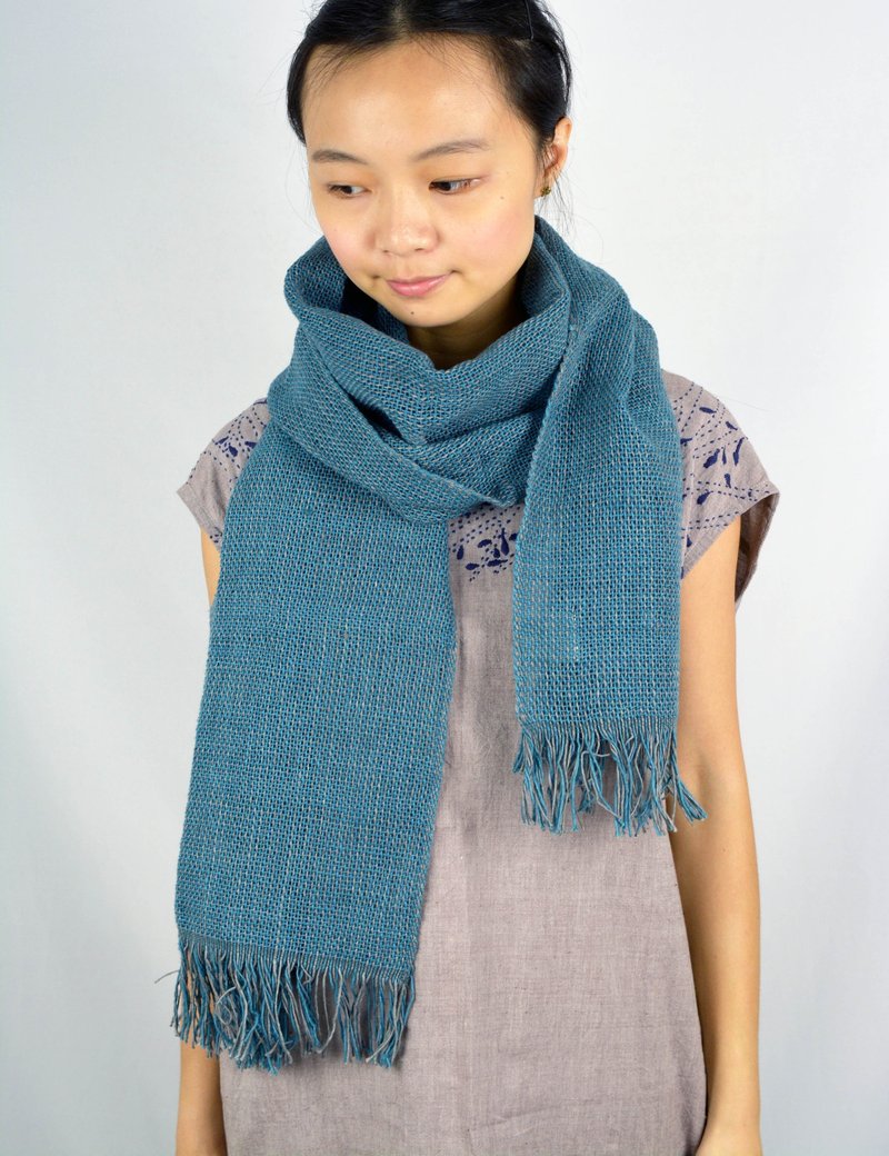 Vegetable dyes, hand-woven scarves _ blue and gray grid _ fair trade - ผ้าพันคอ - ผ้าฝ้าย/ผ้าลินิน สีน้ำเงิน