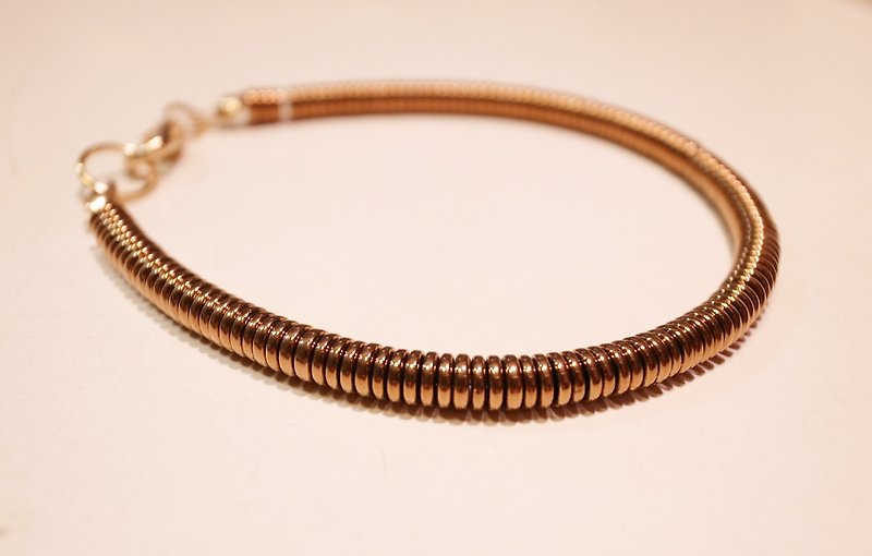 Iliat Ancient Gold Bronze Stone Bracelet - สร้อยข้อมือ - วัสดุอื่นๆ สีทอง