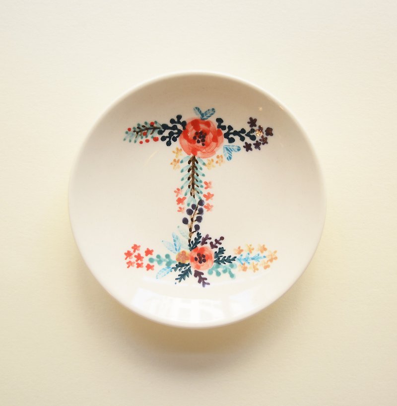 Hand-painted small porcelain plate-letter I-customized, name - จานเล็ก - เครื่องลายคราม สีเขียว