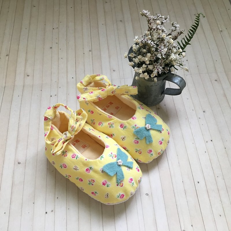 Yellow Flower Baby Shoes - รองเท้าเด็ก - วัสดุอื่นๆ สีเหลือง