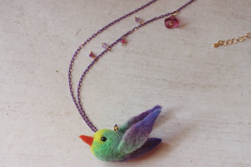 Yellow gradient hand dyed purple bird necklace only this one - สร้อยคอ - ขนแกะ สีม่วง