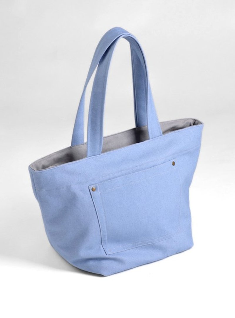 haute couture系列-外貼口袋托特包-淺藍色 - Handbags & Totes - Cotton & Hemp 