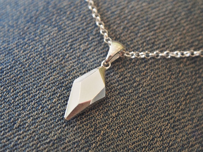 Customized silver jewelry and jewelry~~Multi-angle pendant (including chain price) - สร้อยคอ - โลหะ สีเงิน