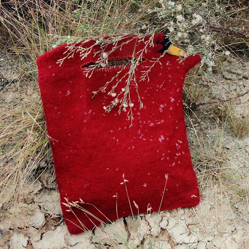 Handmade customized wool felt needled bag ( Item as picture shown)—Crimson - กระเป๋าคลัทช์ - ขนแกะ 