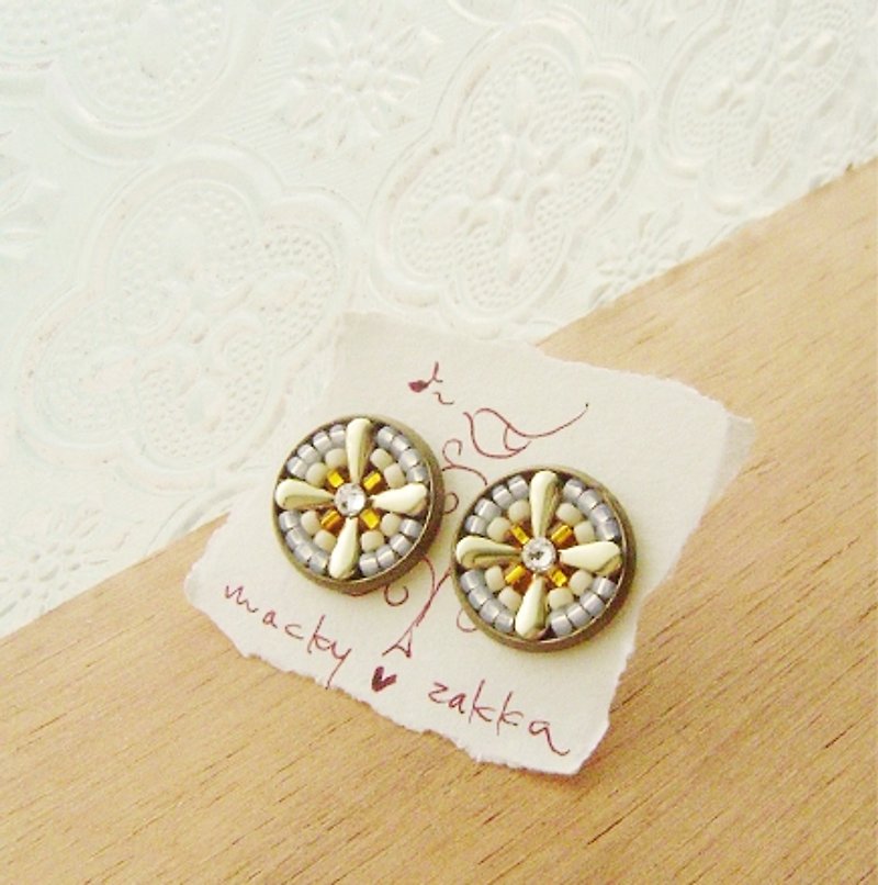 Small floral Artmis earrings (white) collage cross light ear clip - Earrings & Clip-ons - Other Metals White