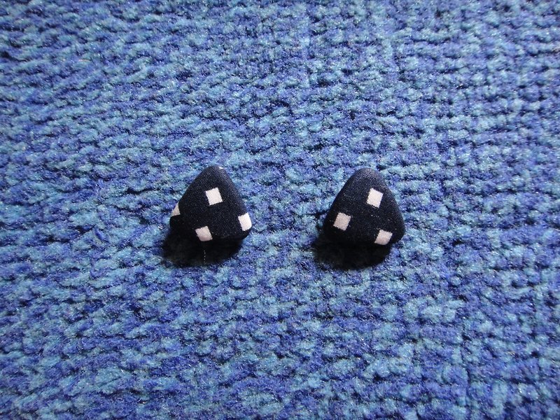 (C) Talasite box _ cloth triangle button earrings - ต่างหู - วัสดุอื่นๆ สีน้ำเงิน