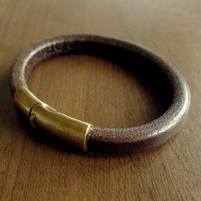 Simple Cikou bronze leather bracelet - Bracelets - Genuine Leather Brown