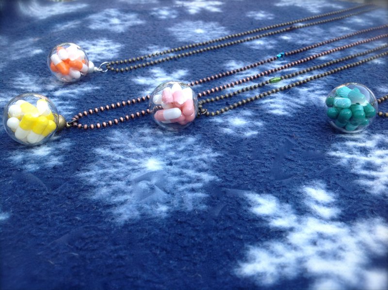 Rainbow Capsule Hand-made Globe Astral Glass Bead Necklace Ball Rescue Series/Green Meteor Universe Soul - สร้อยคอ - แก้ว สีเขียว