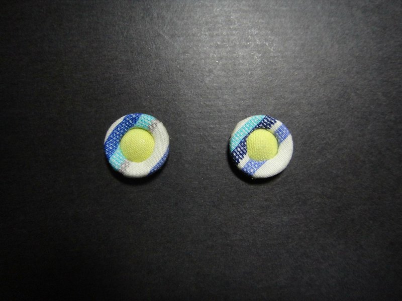 (C) 黃黃泳圈_小型布製雙層鈕釦耳環 CO24BT/UY39Y02 - 耳環/耳夾 - 其他材質 黃色