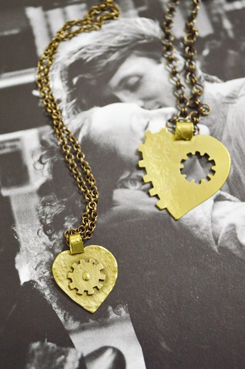 heart.Brassネックレスの軸 - ネックレス - 金属 ゴールド
