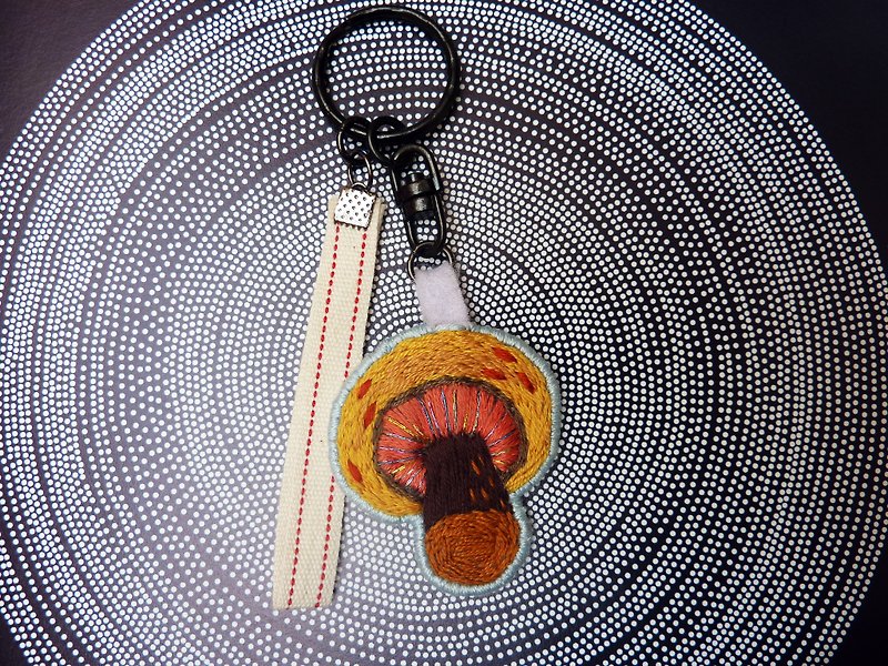 【魔幻蘑菇】手作刺繡/鑰匙圈 - 鑰匙圈/鑰匙包 - 繡線 多色