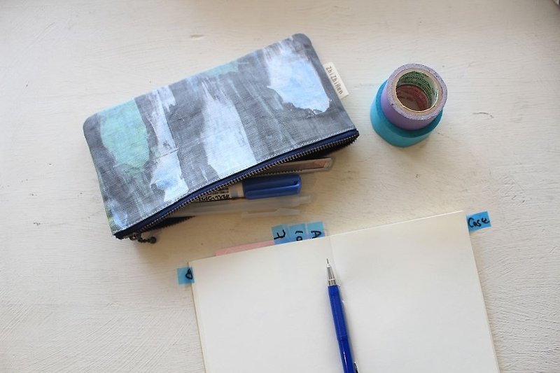 1109【ZhiZhiRen】 筆袋 - 大藝術家 - 瀑布 - กล่องดินสอ/ถุงดินสอ - วัสดุอื่นๆ สีเทา