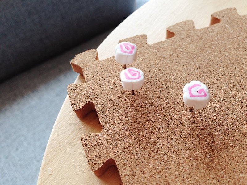 Fish cake Kamaboko food soft wood cork board pins - Badges & Pins - Plastic Pink