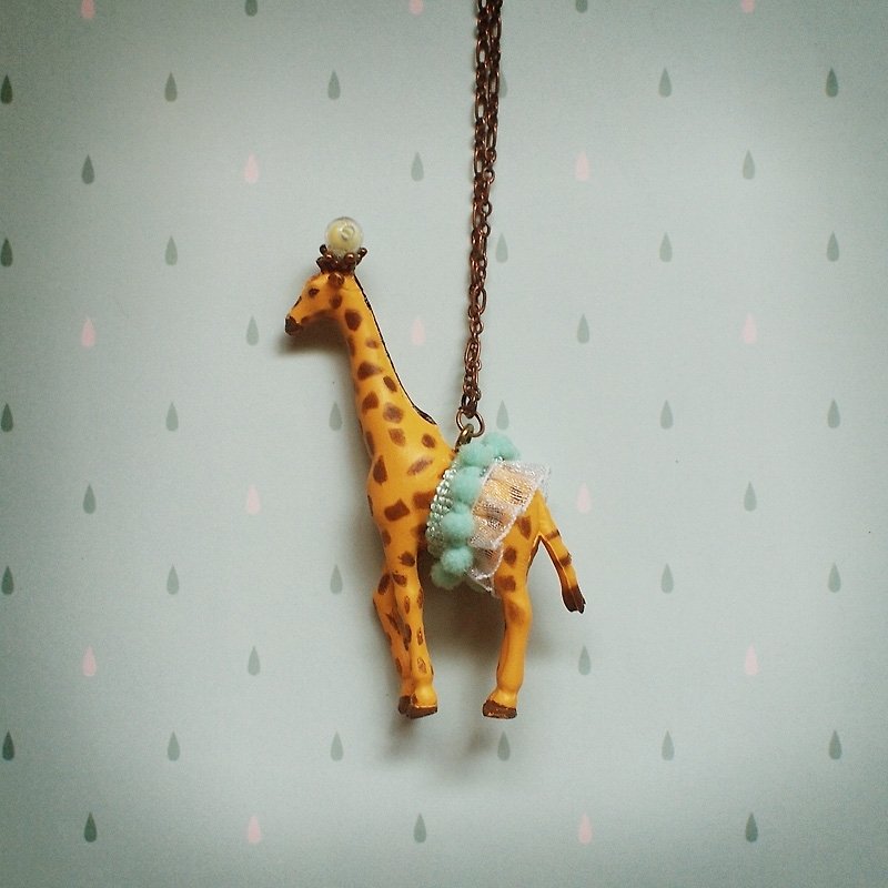 / 動物園 / 華麗的冒險 – 長頸鹿款 項鍊 - Necklaces - Plastic Orange