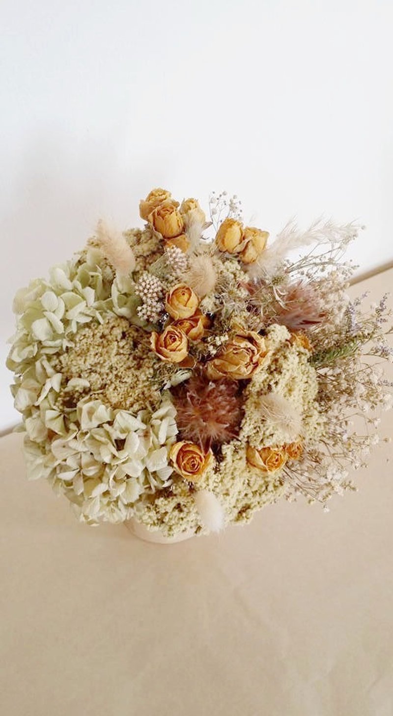 [One] spendthrift yellow buds dried hydrangea bouquet bouquet type camera props - ตกแต่งต้นไม้ - พืช/ดอกไม้ 