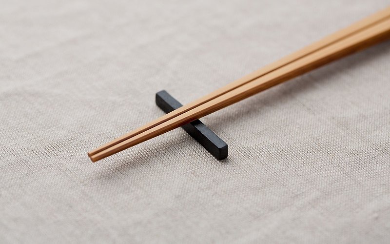 Pint! 細い箸のためのシンプルな鉄の箸置き - 箸・箸置き - 金属 ブラック