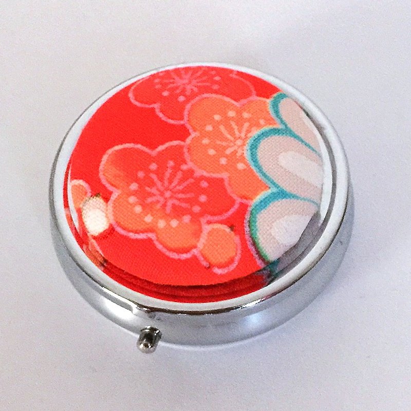 Pillbox with Japanese Traditional pattern, Kimono - อื่นๆ - โลหะ สีแดง