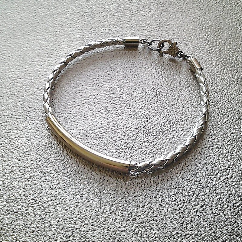 EarringFanatic metal bends identified sub-skin neutral silver bracelet - Bracelets - Genuine Leather Gray