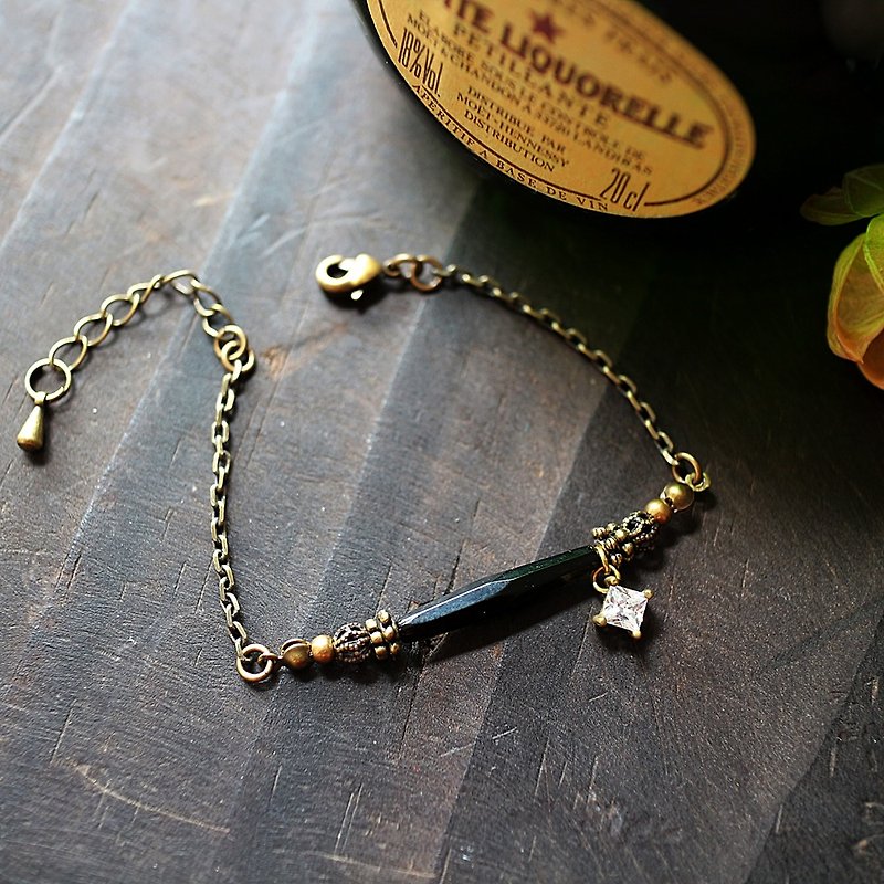 EF golden years NO.198 zircon long black tube glass elegant brass chain bracelet - สร้อยข้อมือ - แก้ว สีดำ