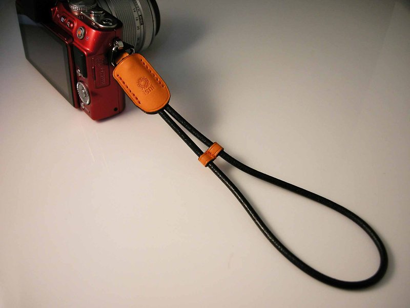 isni camera wrist strap / leather rope  orange color /simple & safety design - กล้อง - หนังแท้ สีส้ม