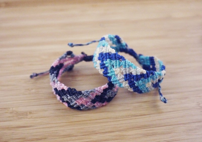 [Courage] Silk Wax thread woven bracelet - Bracelets - Other Materials Multicolor