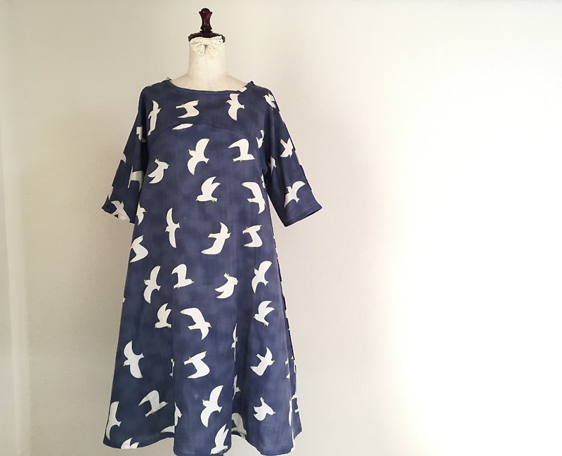 Gull of flare dress: soft double gauze: Navy - ชุดเดรส - ผ้าฝ้าย/ผ้าลินิน สีน้ำเงิน