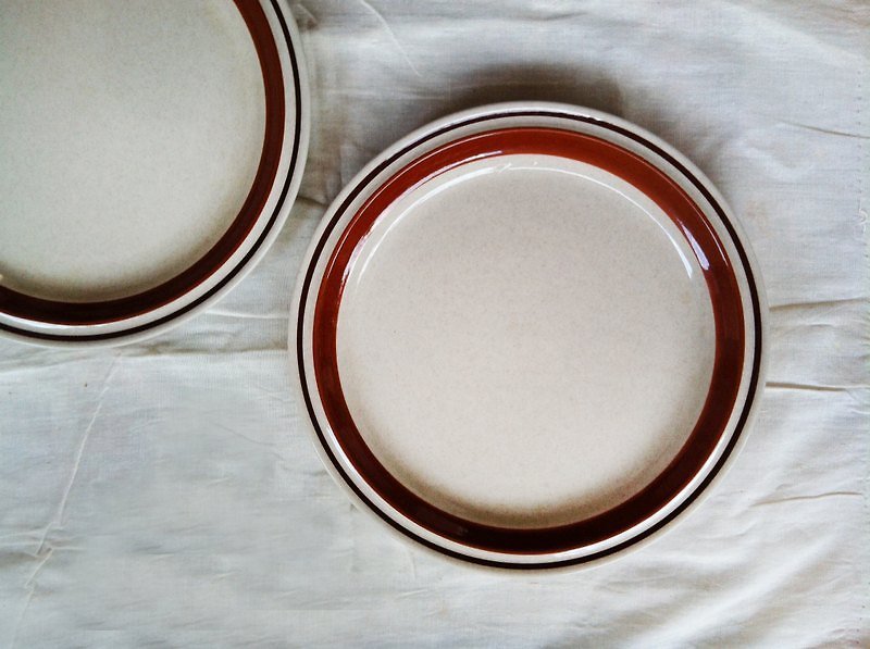 Japanese concentric discs bread pan. Meals plate. Brunch dish brown painted geometric pattern :: :: - Small Plates & Saucers - Other Materials White