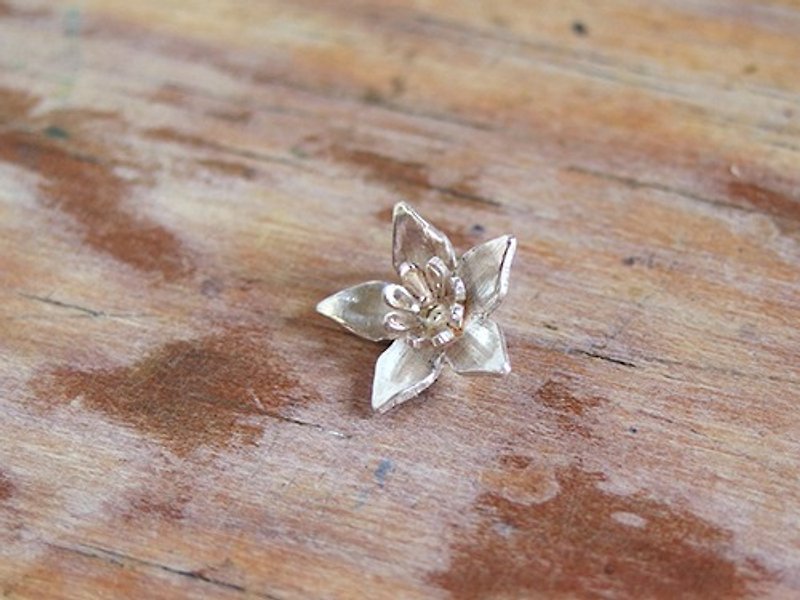 Sterling silver necklace flower bloom bellflower - Necklaces - Other Metals White