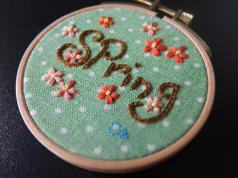 CaCa Crafts | Hand-embroidered Spring is in the air decoration - ของวางตกแต่ง - งานปัก 