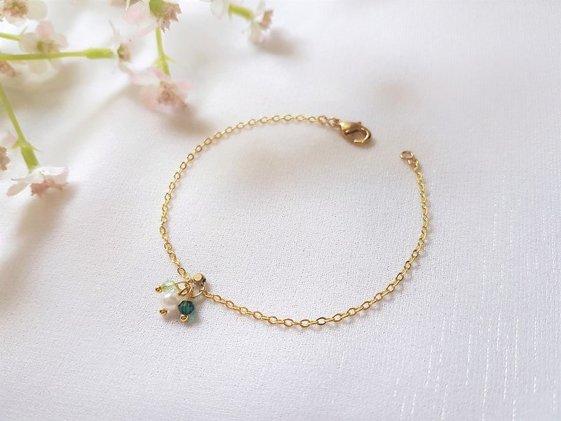 Midsummer Fruit‧Pearl Crystal Brass Bronze Bracelet (Green) - สร้อยข้อมือ - คริสตัล สีเขียว