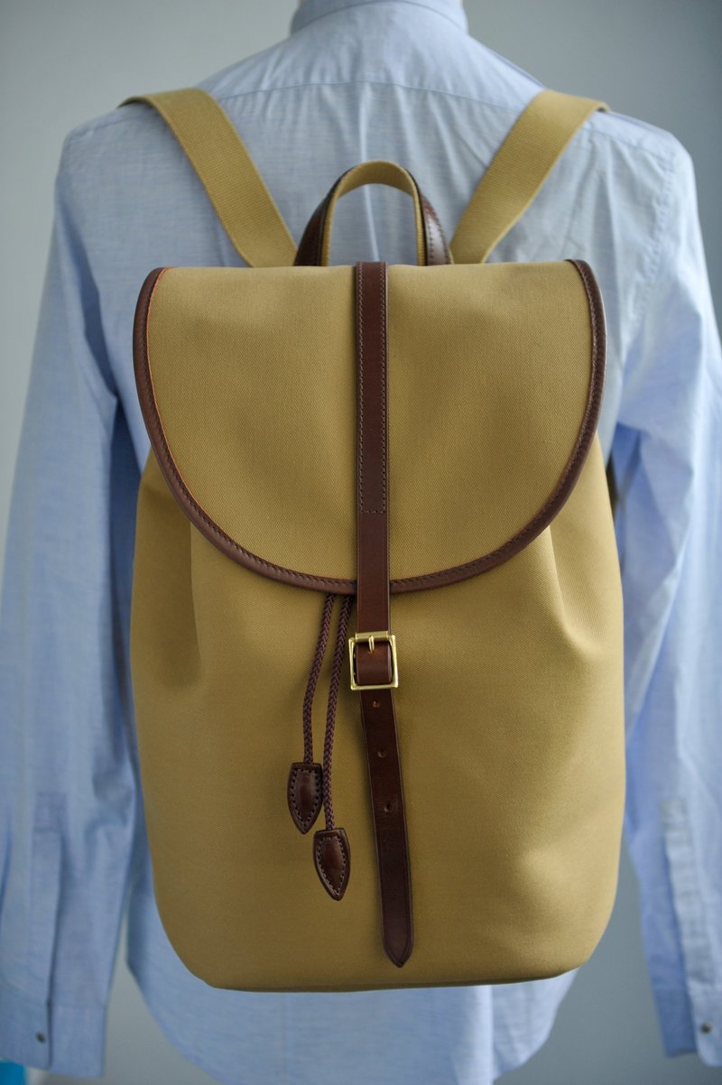Brady Pennine Rucksack 英國老牌戶外防水紳士背包-英式卡奇/Khaki - 後背包/背包/書包 - 防水材質 卡其色
