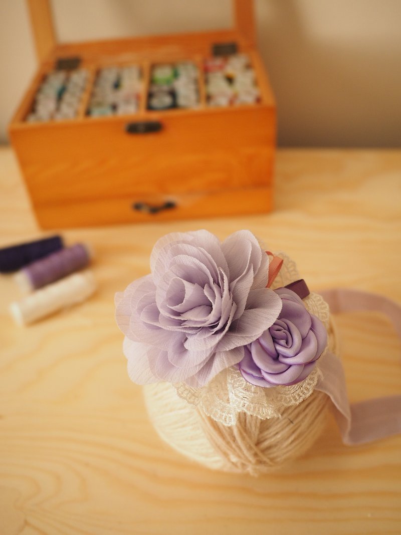 Handmade purple fabric flower with lace baby/ kid headband - หมวกเด็ก - วัสดุอื่นๆ สีม่วง