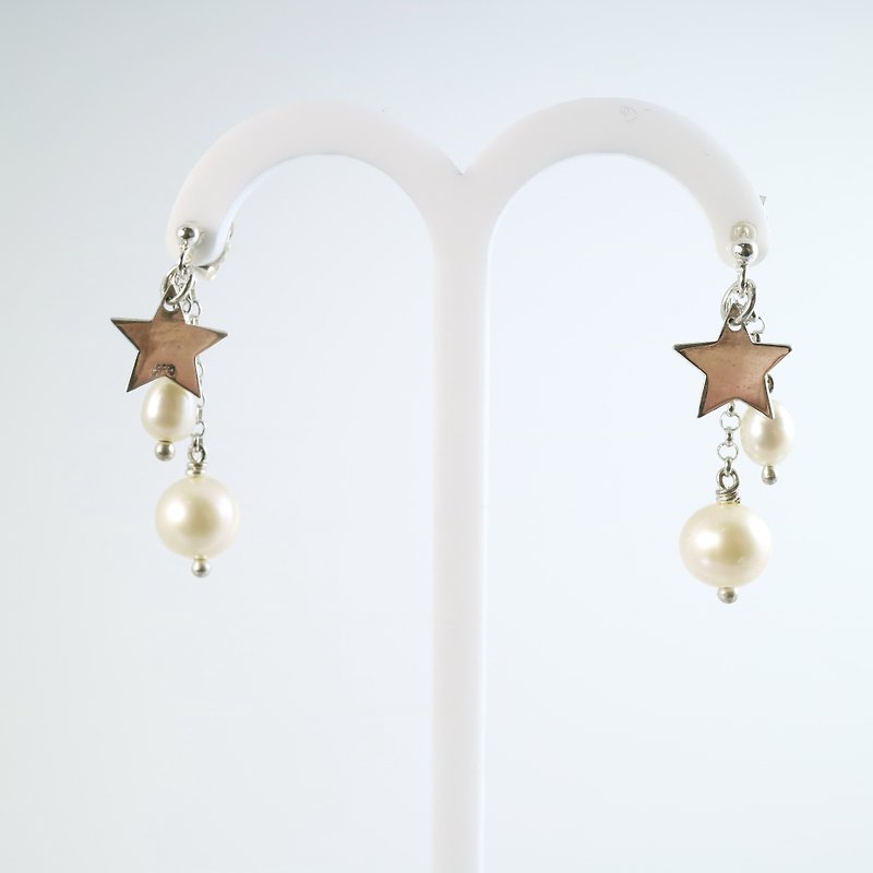 【ColorDay】天然珍珠純銀流星耳環〈Natural Pearl Silver Earring〉 - 耳環/耳夾 - 寶石 白色