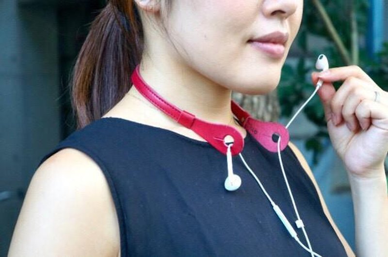 New fall colors! Earphone neck holder "iHooc" -Antique Red- - Charms - Genuine Leather Red