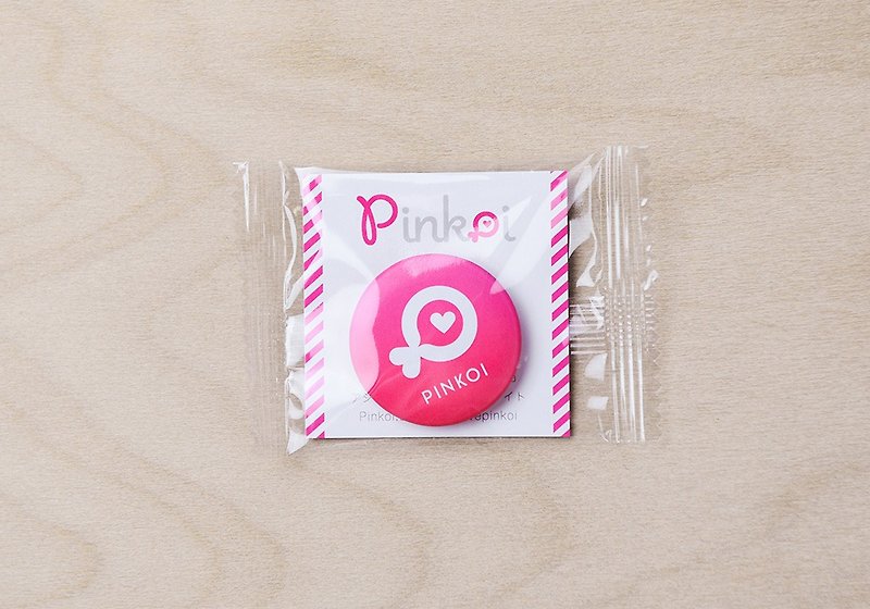 Pinkoi 小魚圓形徽章（桃紅） - 徽章/別針 - 塑膠 粉紅色