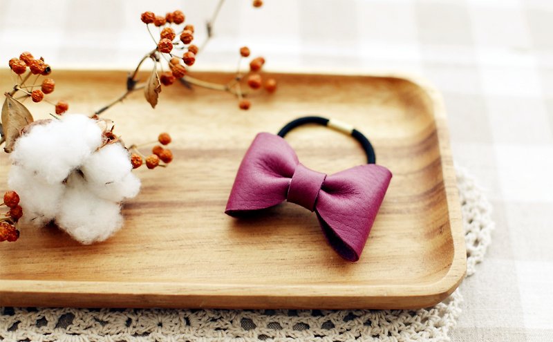 [良い日]シンプルな手作りの革の弓のヘアアクセサリー（紫） - ヘアアクセサリー - 革 パープル