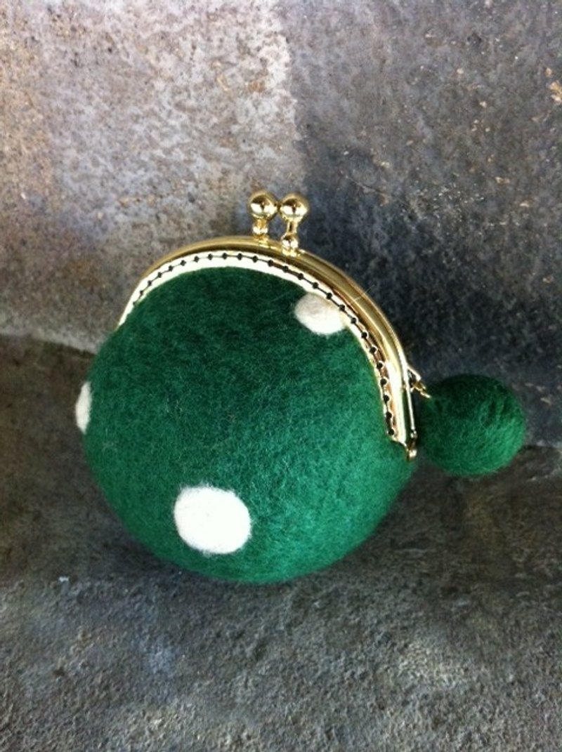 ขนแกะ กระเป๋าใส่เหรียญ สีเขียว - Little wool felt gold bag