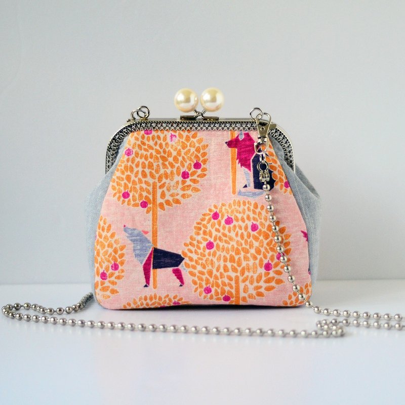 吐司包。小手袋型。紅葉與狼 [ last one ] - 側背包/斜孭袋 - 其他材質 粉紅色